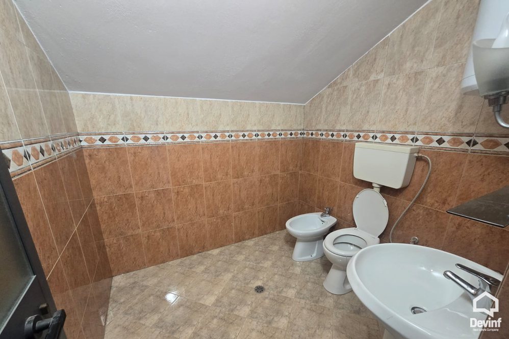 Tirane For Rent Villa Me shume se 4 dhoma A 5 store building located in Elbasan Street Office Villa Business Center Multifunctional Building shkolle kursesh Hotel