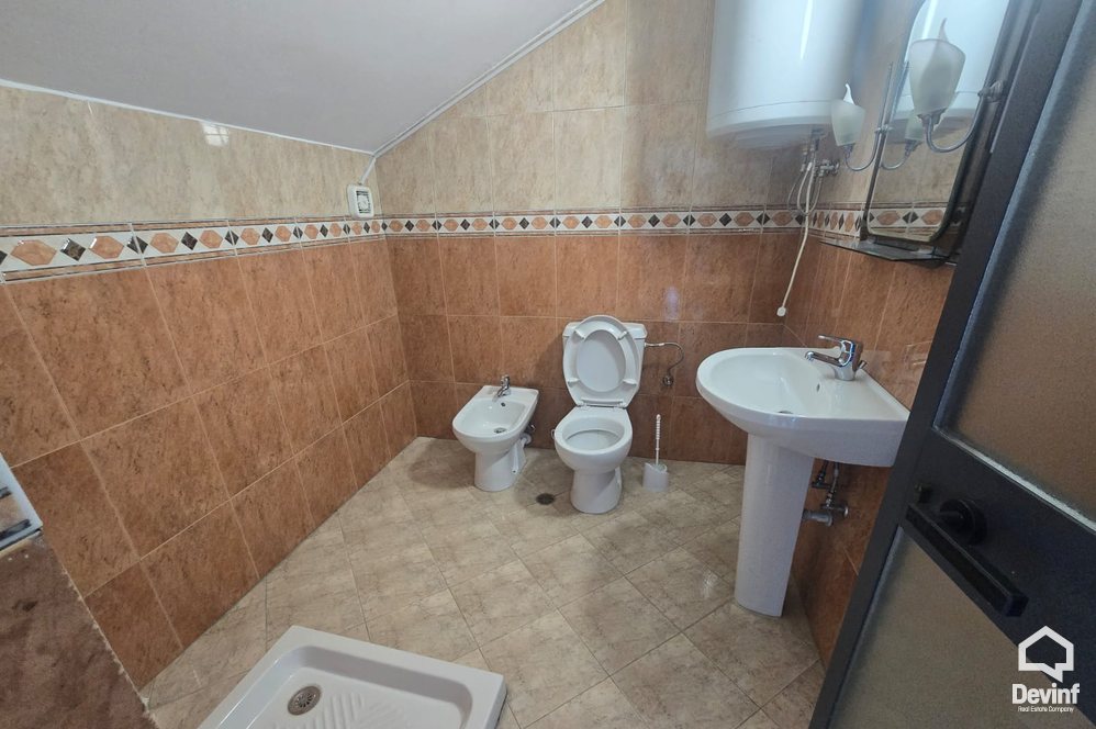 Tirane For Rent Villa Me shume se 4 dhoma A 5 store building located in Elbasan Street Office Villa Business Center Multifunctional Building shkolle kursesh Hotel