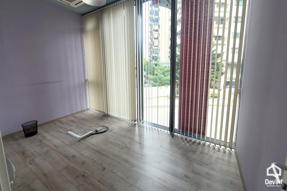 Tirane Qera Zyre  Zyre ne zonen e Radio Televizionit Shqiptar zyre qender biznesi