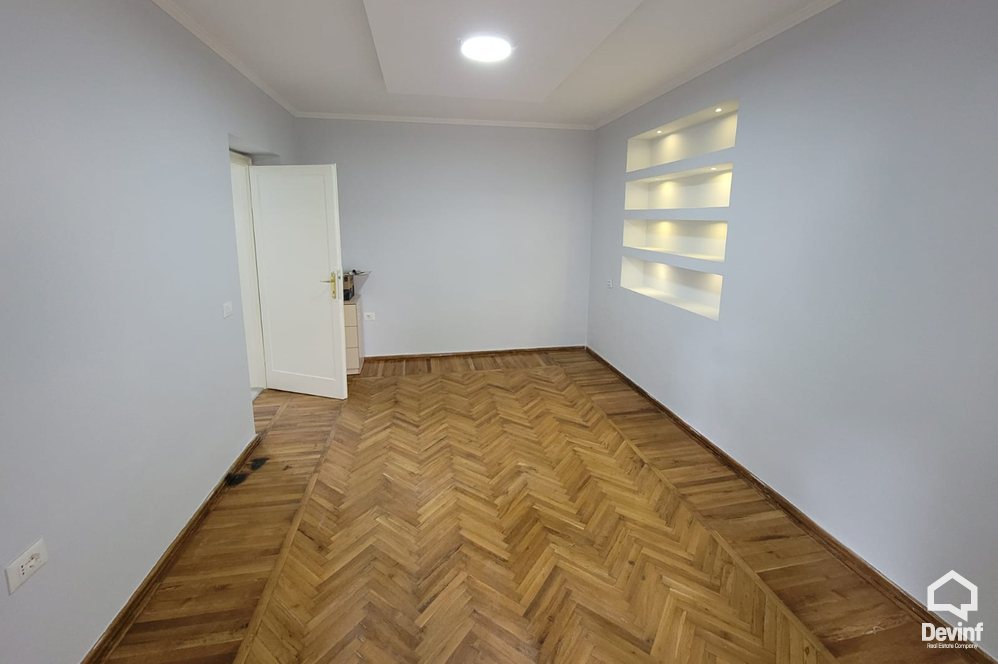 Tirane Qera Apartament 2+1 Zyre ne Rrugen Myslym Shyri apartament zyre