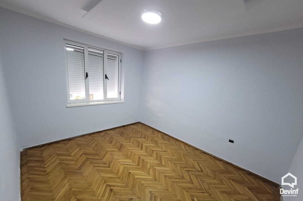 Tirane Qera Apartament 2+1 Zyre ne Rrugen Myslym Shyri apartament zyre