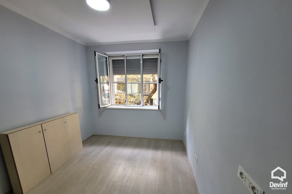 Tirane Qera Apartament 2+1 Zyre ne Rrugen Myslym Shyri apartament zyre