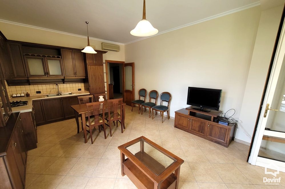 Tirane Qera Apartament 2+1+A Ne zonen e Bllokut apartament zyre