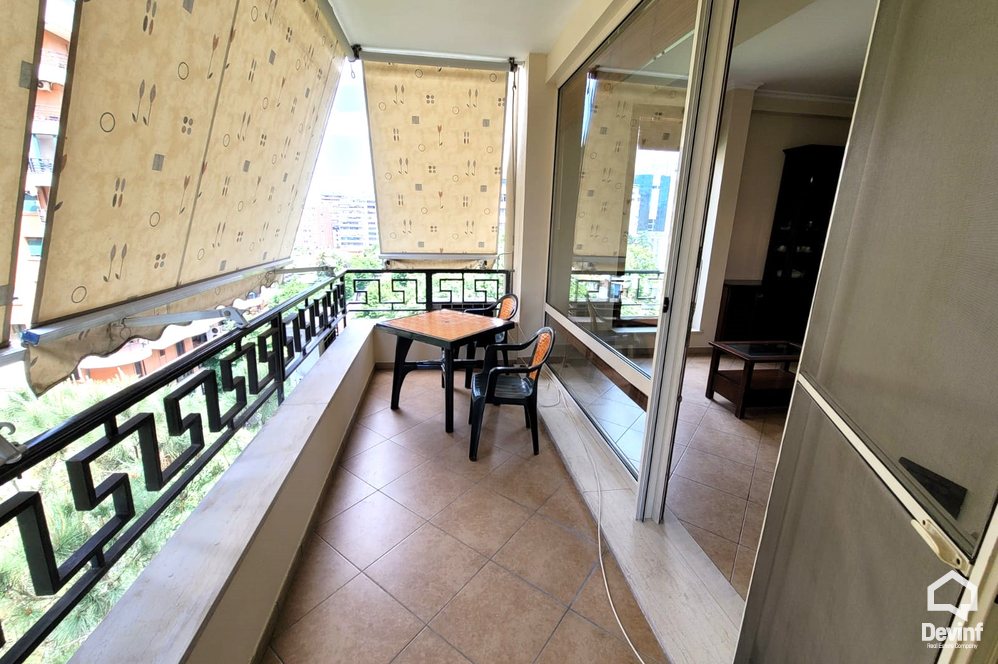 Tirane Qera Apartament 2+1+A Ne zonen e Bllokut apartament zyre