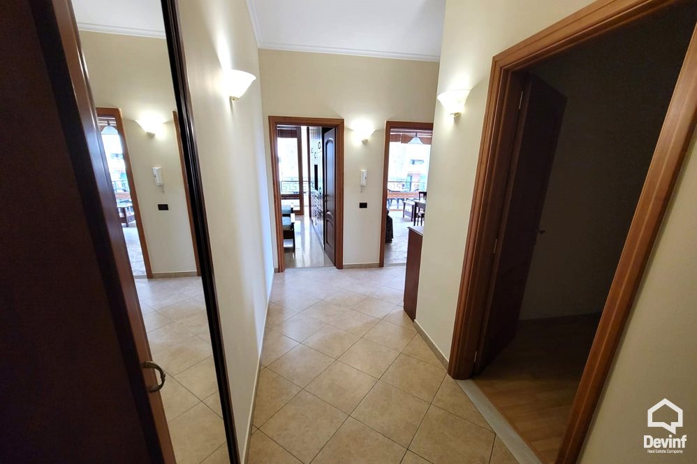 Tirane Qera Apartament 2+1+A Ne zonen e Bllokut apartament zyre