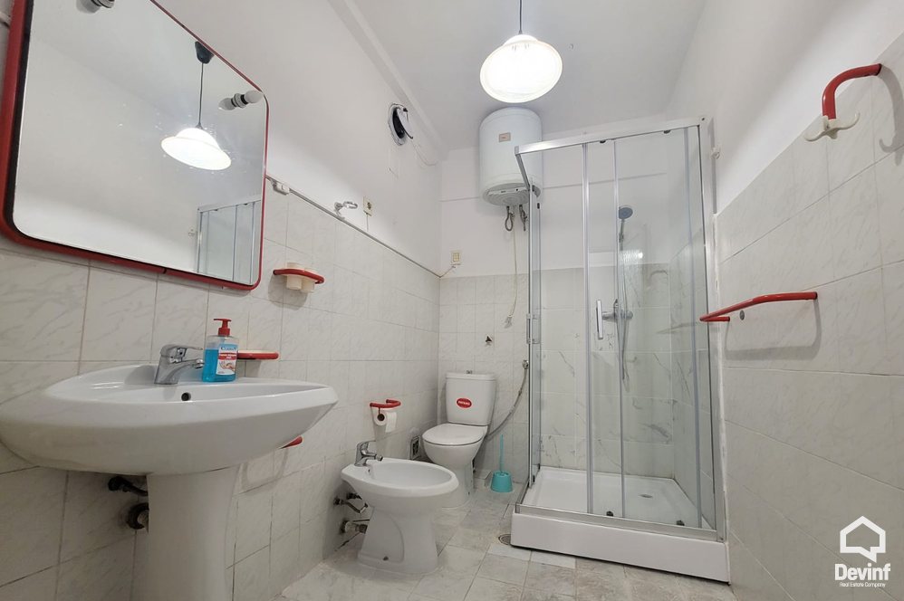 Tirane Qera Apartament 2+1 Apartament 2+1 ne qender te Tiranes apartament dubleks zyre