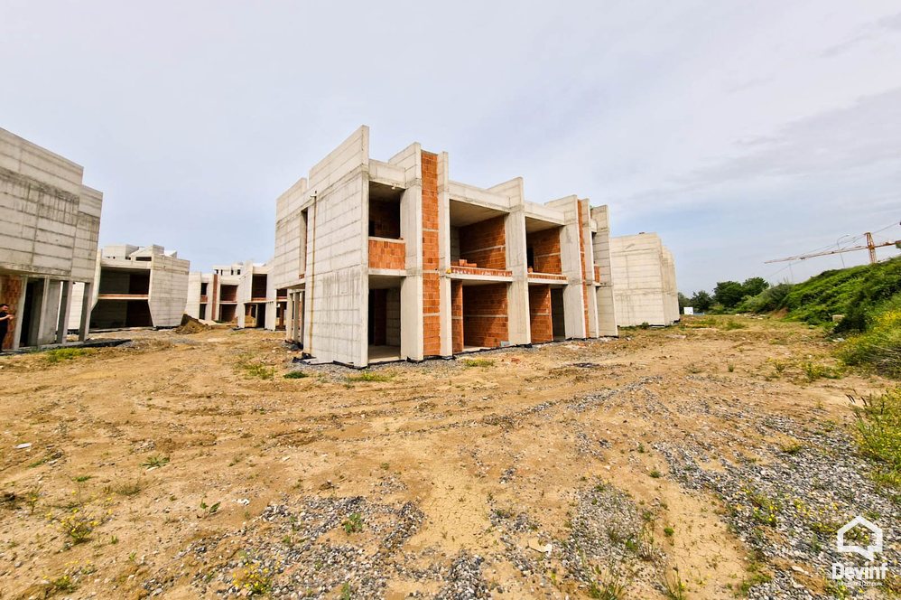 Tirane For Sale Villa  Green Valley Residence, near the Dry Lake Villa Residential Complex vile dyshe