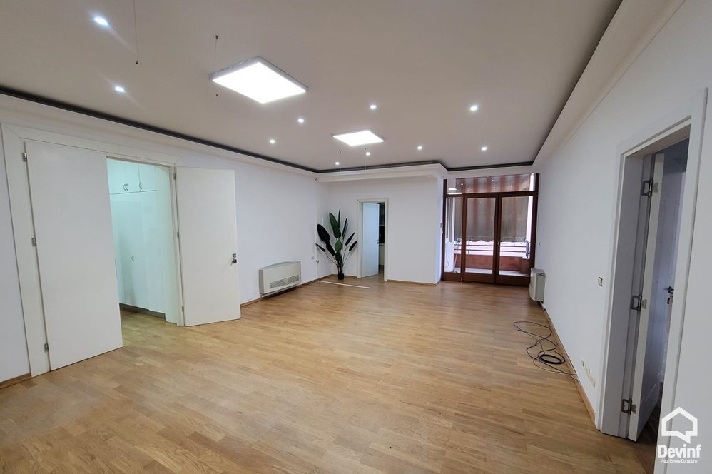 Tirane For Rent Office Me shume se 4 dhoma Office in the Blloku area Office