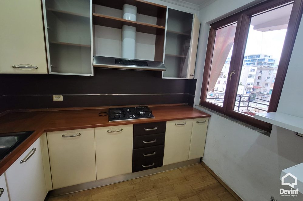 Tirane For Rent Office Me shume se 4 dhoma Office in the Blloku area Office