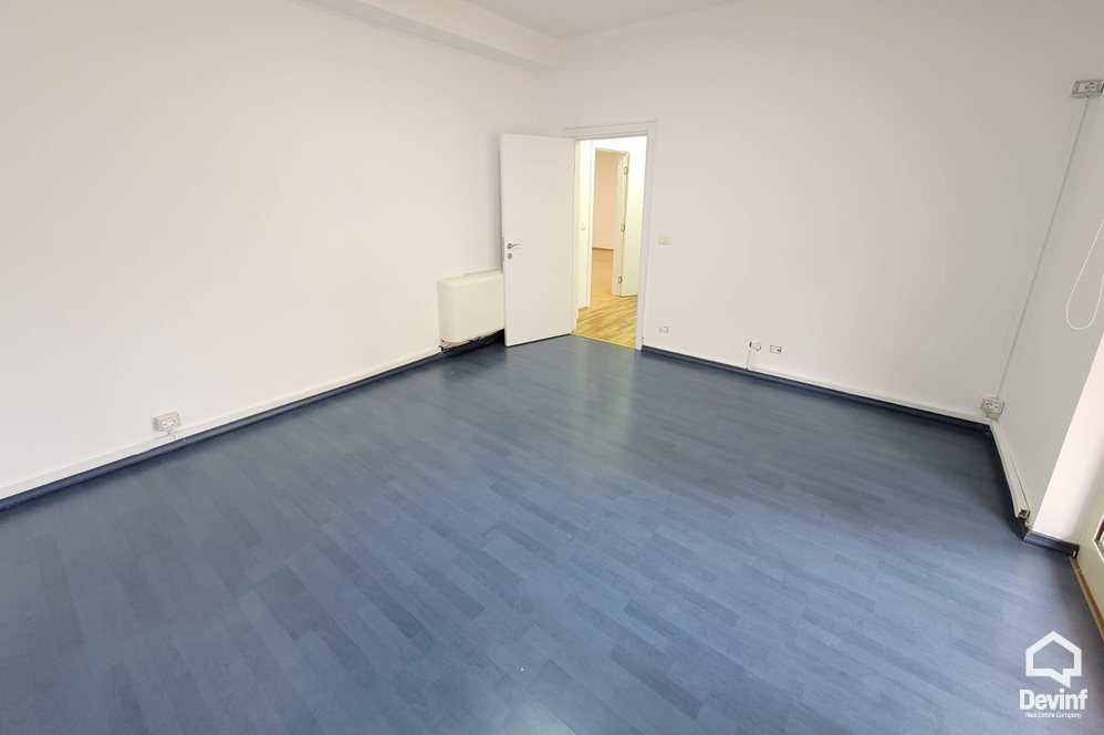 Tirane For Rent Office Me shume se 4 dhoma Office in the Blloku area Office