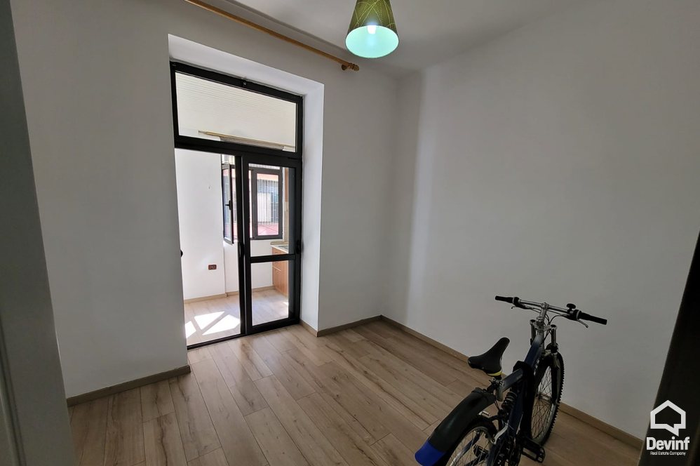 Tirane Shitje Apartament 1+1 Apartament ne zonen e Bllokut apartament zyre