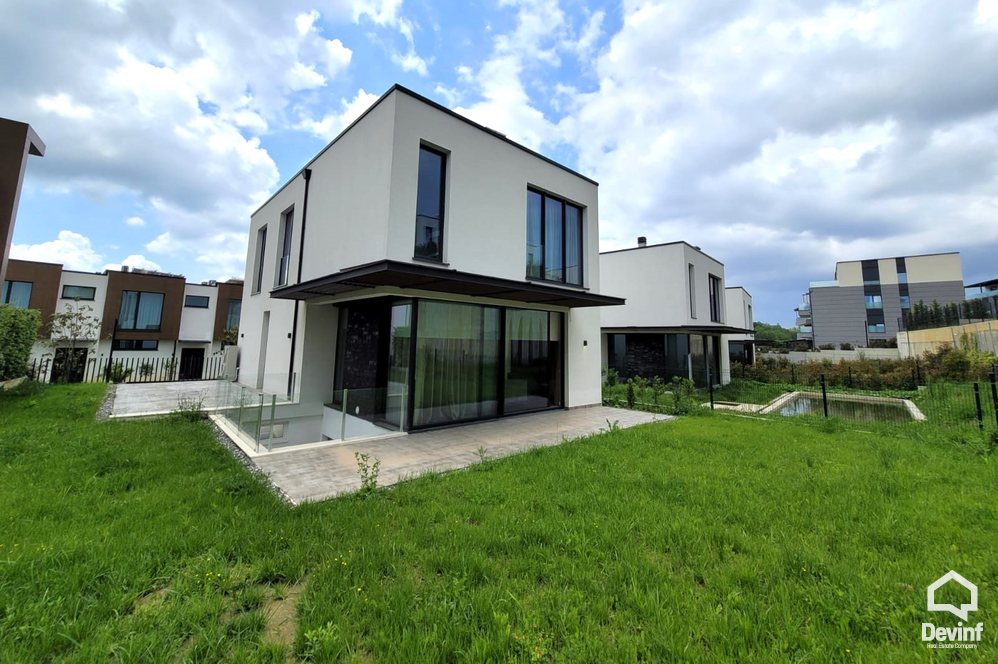 Tirane For Rent Villa Me shume se 4 dhoma In a residential compound close to TEG Shopping Mall Villa Residential Complex