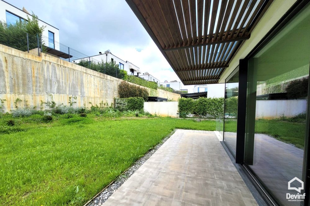 Tirane For Rent Villa Me shume se 4 dhoma In a residential compound close to TEG Shopping Mall Villa Residential Complex