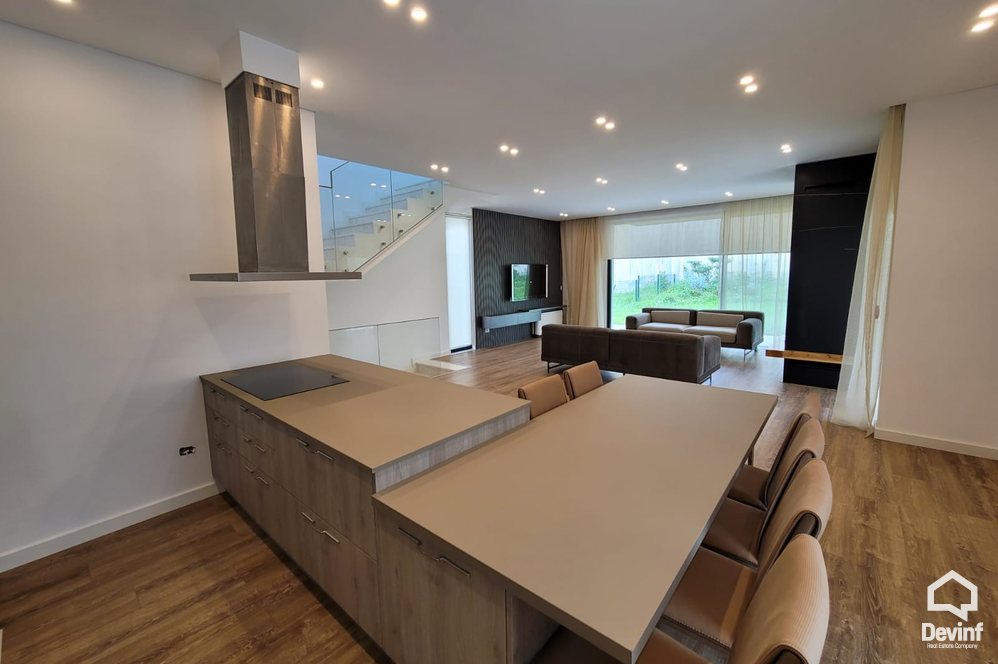 Tirane For Rent Villa Me shume se 4 dhoma In a residential compound close to TEG Shopping Mall Villa Residential Complex