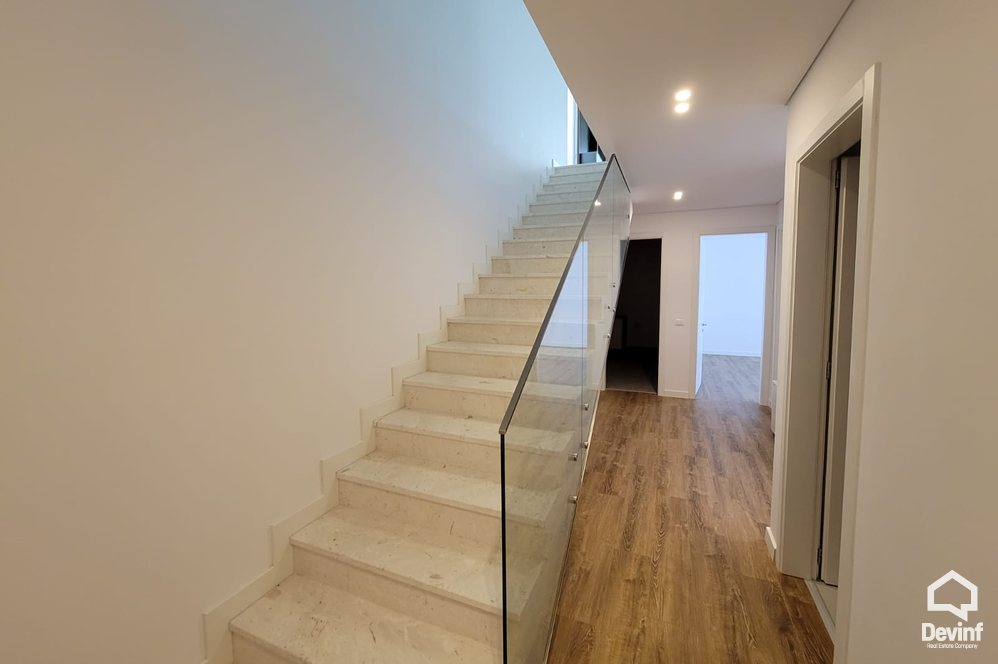 Tirane For Rent Villa Me shume se 4 dhoma In a residential compound close to TEG Shopping Mall Villa Residential Complex