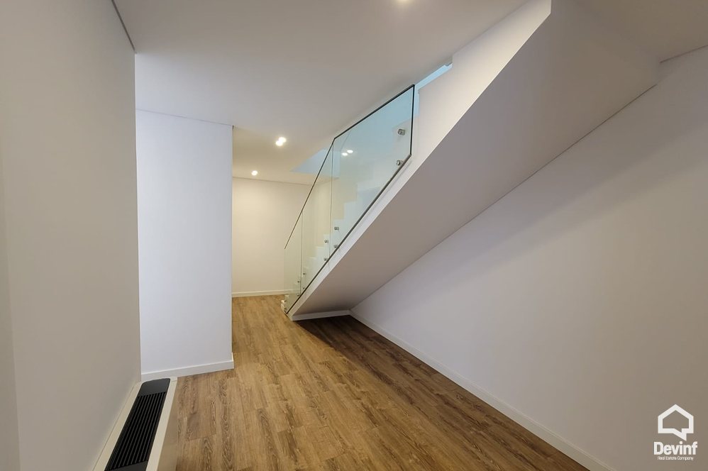 Tirane For Rent Villa Me shume se 4 dhoma In a residential compound close to TEG Shopping Mall Villa Residential Complex