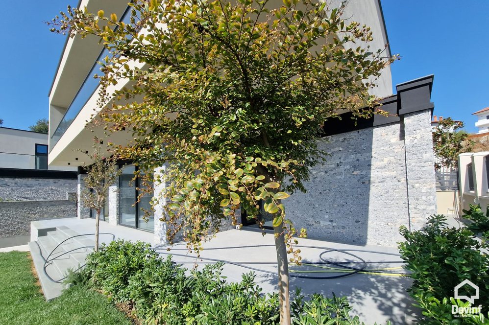 Tirane Qera Vile 3+1 Kompleks Rezidencial ne Mjull Bathore, prane TEG vile kompleks rezidencial
