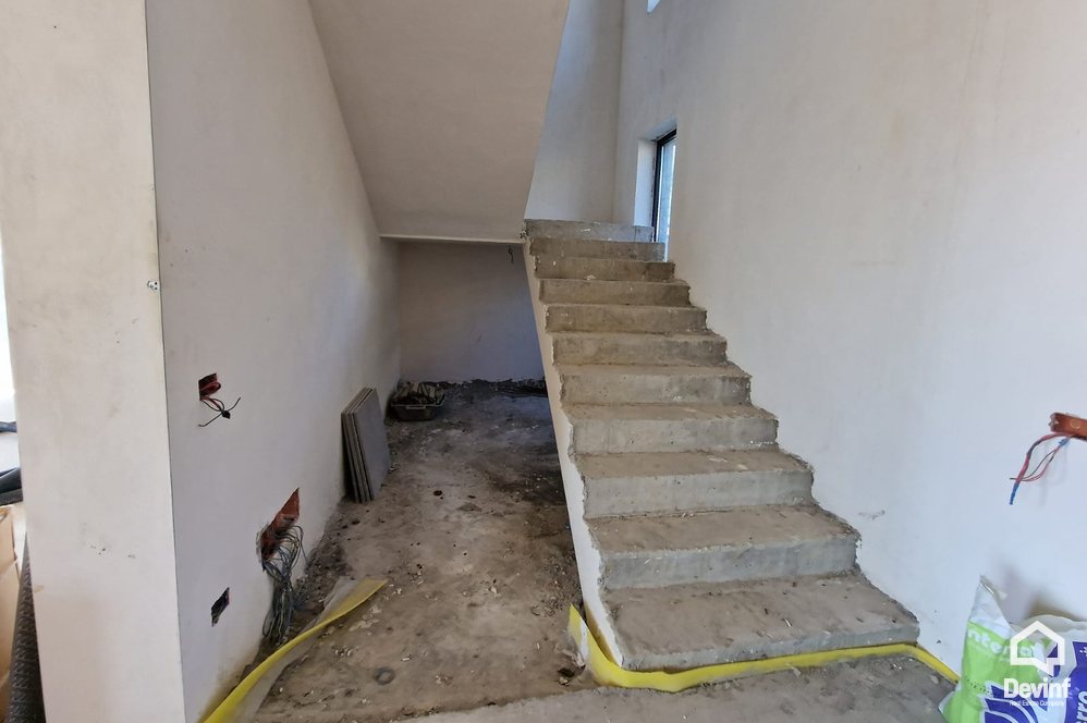 Tirane Qera Vile 3+1 Kompleks Rezidencial ne Mjull Bathore, prane TEG vile kompleks rezidencial