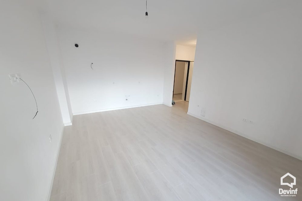 Tirane Qera Zyre 2+1 Zyre prane Rruges Myslym Shyri apartament zyre