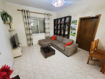 Apartament Qera Apartament 4+1 ne nje ndertese private ne Rr. Myslym Shyri