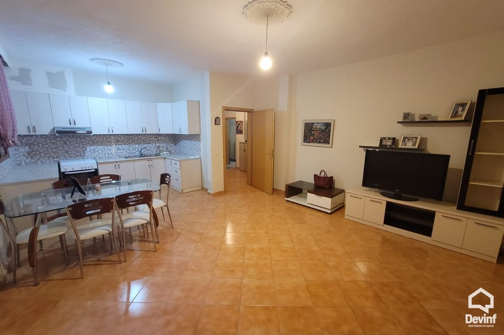 Tirane Qera Apartament 2+1+A Tek Unaza e Madhe e Tiranes, zona mbi Qendren Tregtare Kristal zyre spa klinike dentare