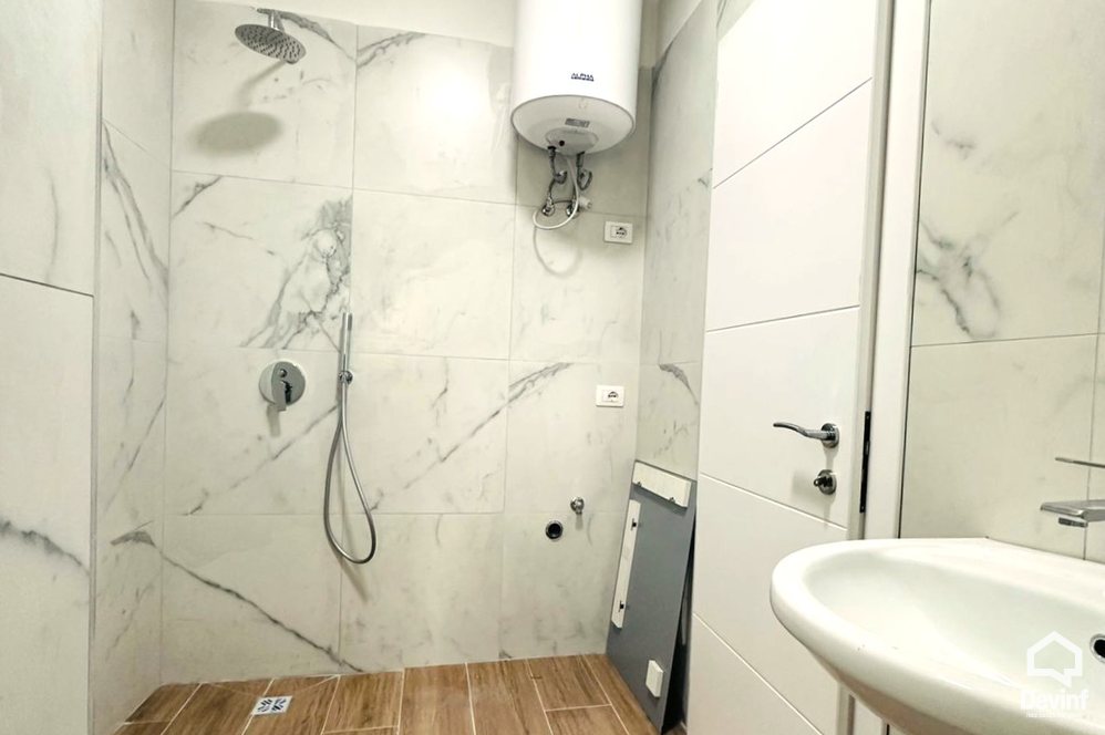 Tirane Qera Apartament 1+1 Zyre tek Rruga Kosovareve zyre klinke
