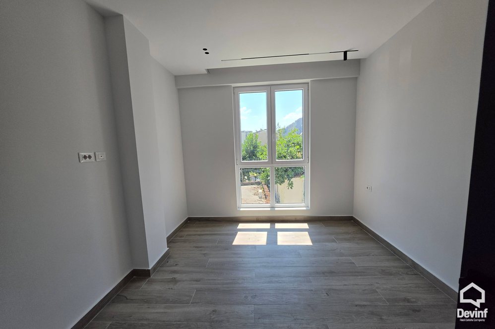 Tirane For Rent Office 2+1 Komuna e Parisit Apartment Office klinike