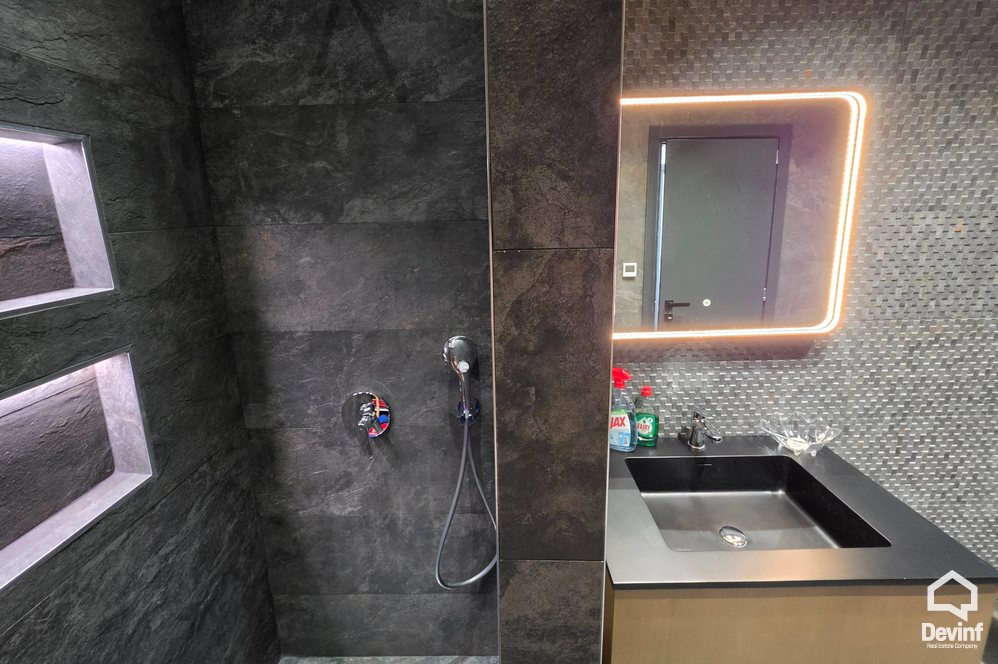 Tirane For Rent Office 2+1 Komuna e Parisit Apartment Office klinike
