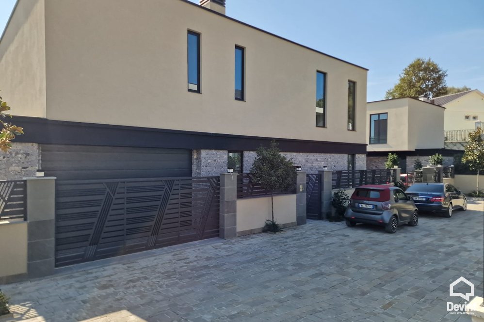 Tirane Qera Vile 4+1  vile kompleks rezidencial