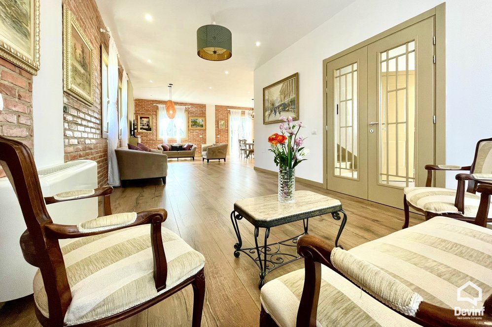 Tirane For Sale Villa 4+1 Villa for sale in Mullet, Tirana Villa turistike Residence