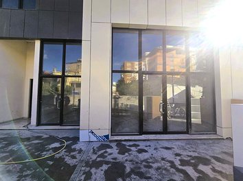 Dyqan Qera Dyqan/zyre prane Bulevardit Gjergj Fishta