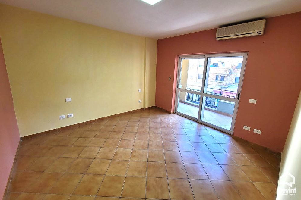 Tirane Qera Zyre 3+1 Zyre me qera ne Rrugen Elbasanit apartament zyre