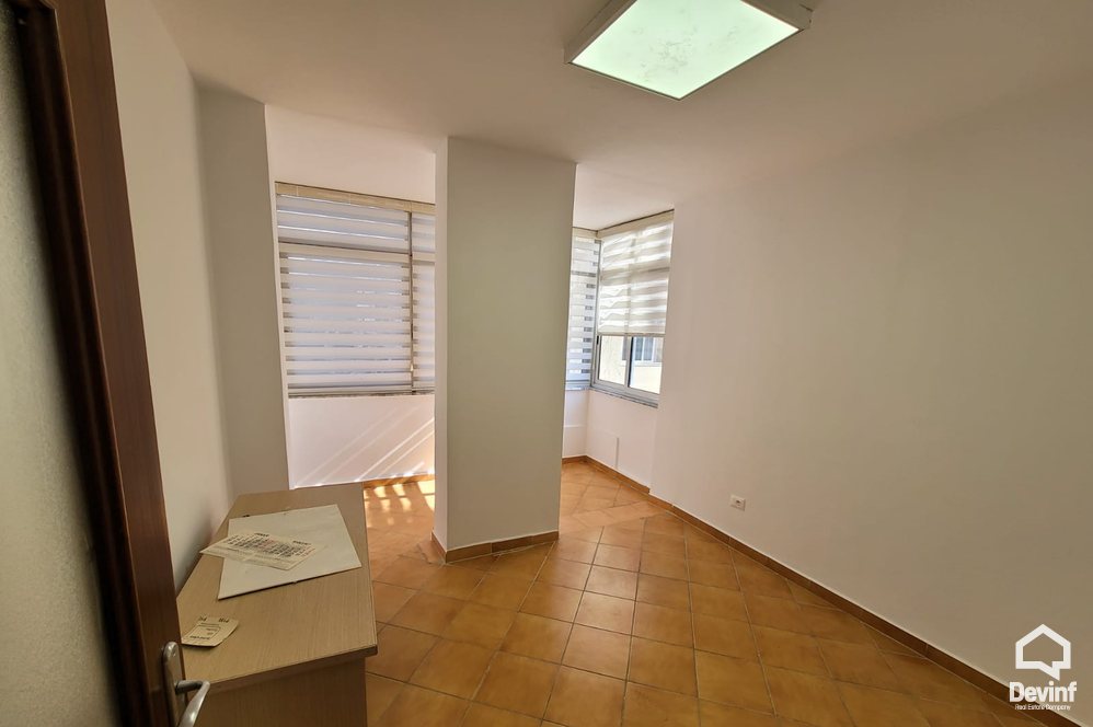 Tirane Qera Zyre 3+1 Zyre me qera ne Rrugen Elbasanit apartament zyre
