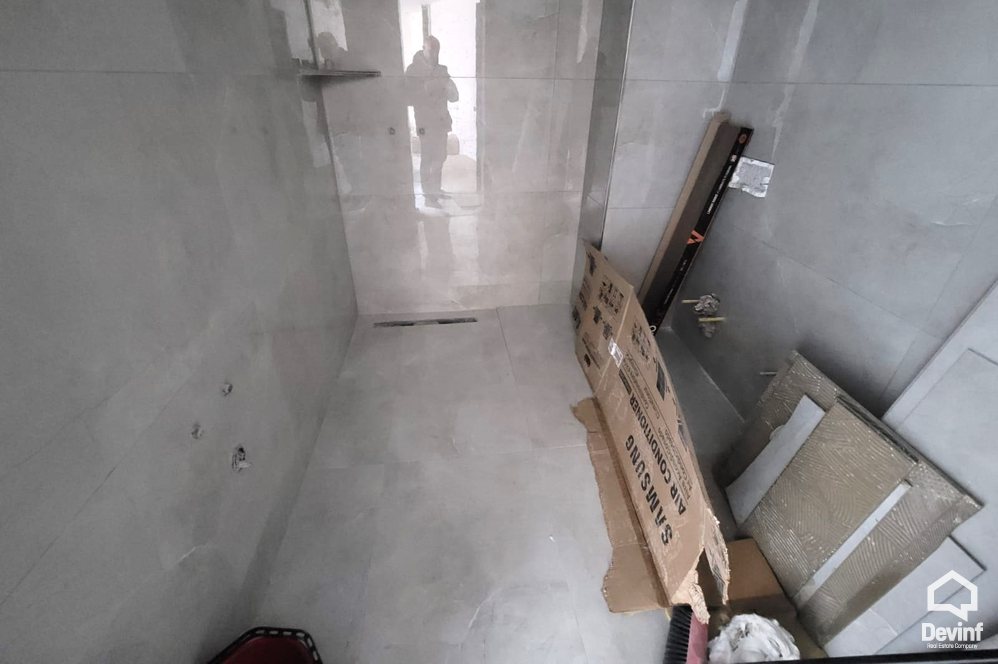 Tirane For Rent Office 1+1 Office for rent at Lake View Residences, Tirana Office qender estetike qender masazhi Residential Complex studio ligjore