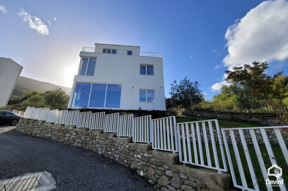 Tirane For Rent Villa 4+1+G Villa in a residential complex on the outskirts of Tirana Villa Residential Complex