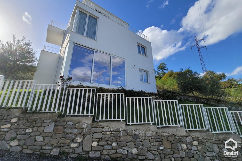 Tirane For Rent Villa 4+1+G Villa in a residential complex on the outskirts of Tirana Villa Residential Complex
