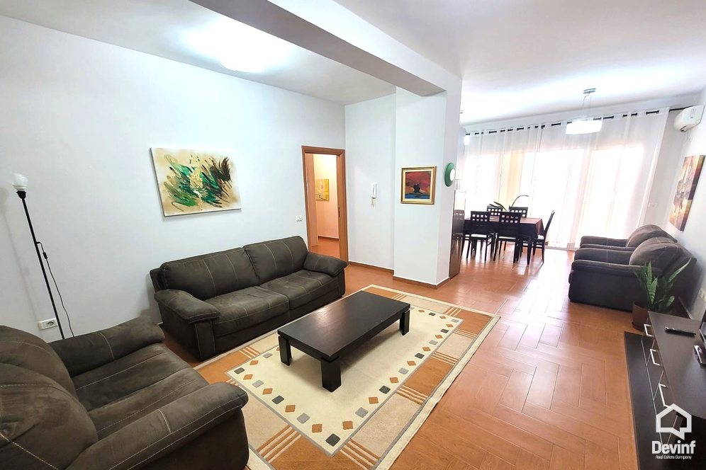 Tirane Qera Apartament 2+1 Apartament prane zones se Kopeshtit Zoologjik apartament
