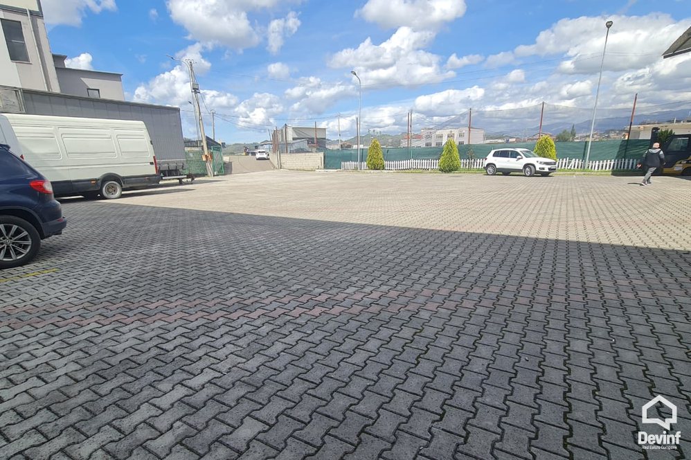 Tirane Qera Magazine  Autostrada Tirane-Vore magazine industri