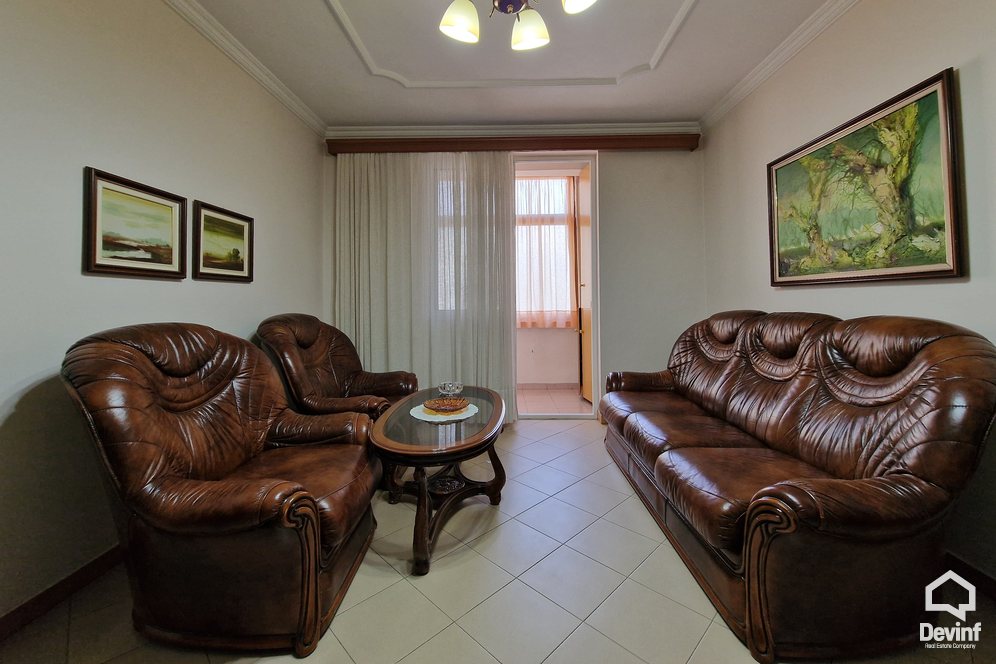 Tirane Shitje Apartament 3+1 Sheshi Wilson apartament zyre qender estetike klinike dentare studio ligjore Booking/AirBnB