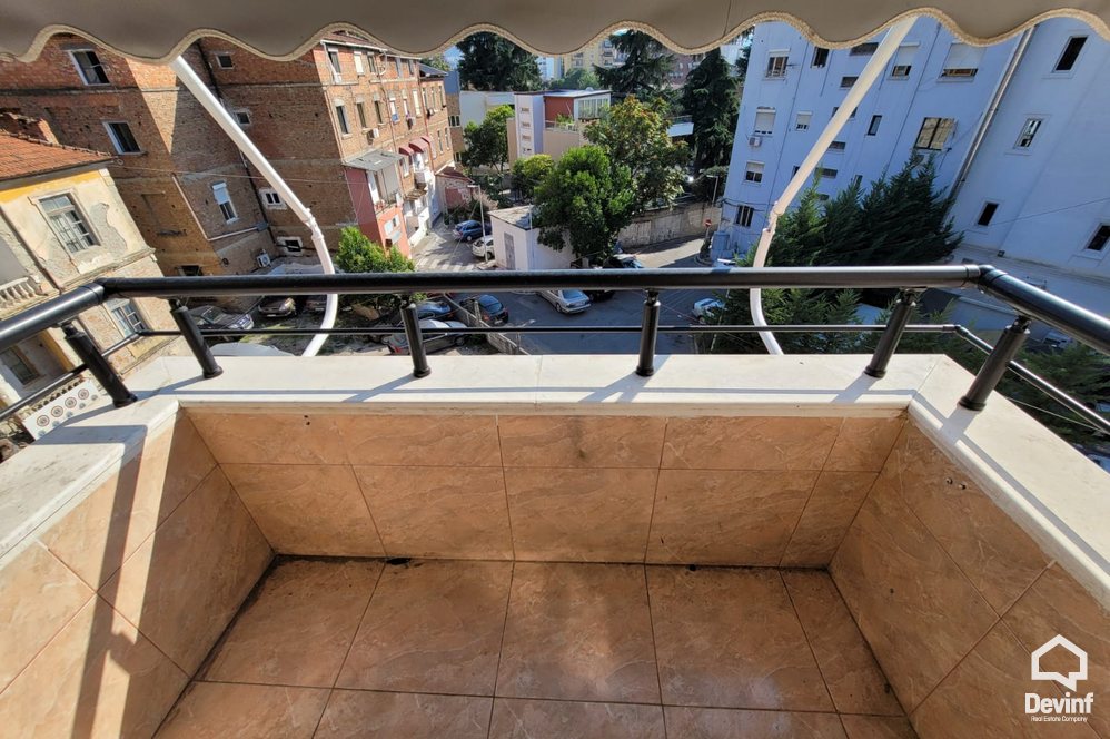 Tirane Qera Apartament 2+1+A Apartament ne Rrugen e Durresit apartament zyre