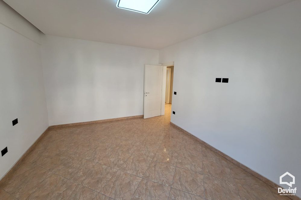 Tirane Qera Apartament 2+1+A Apartament ne Rrugen e Durresit apartament zyre