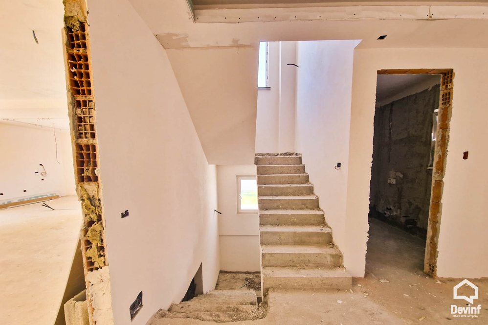 Tirane For Sale Villa  Elysium Residence, Mjull Bathore area Villa Residential Complex vile e bashkangjitur