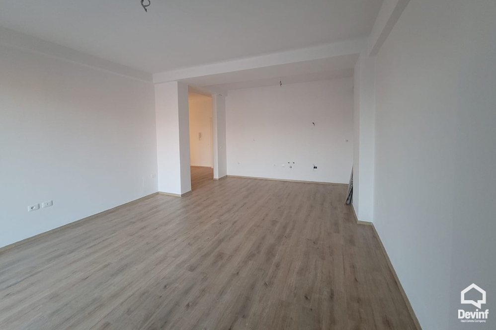 Tirane Qera Apartament 3+1+A Zyre ne Rrugen Myslym Shyri apartament zyre