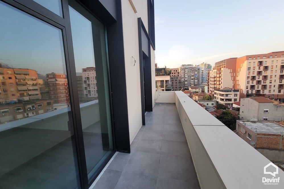 Tirane Qera Apartament 3+1+A Zyre ne Rrugen Myslym Shyri apartament zyre
