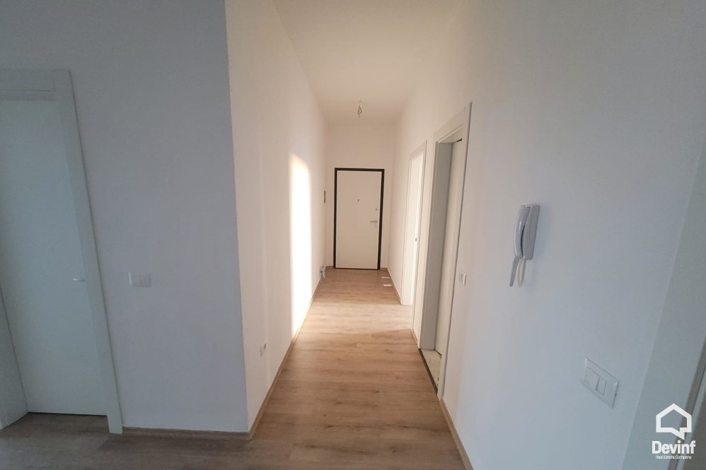 Tirane Qera Apartament 3+1+A Zyre ne Rrugen Myslym Shyri apartament zyre