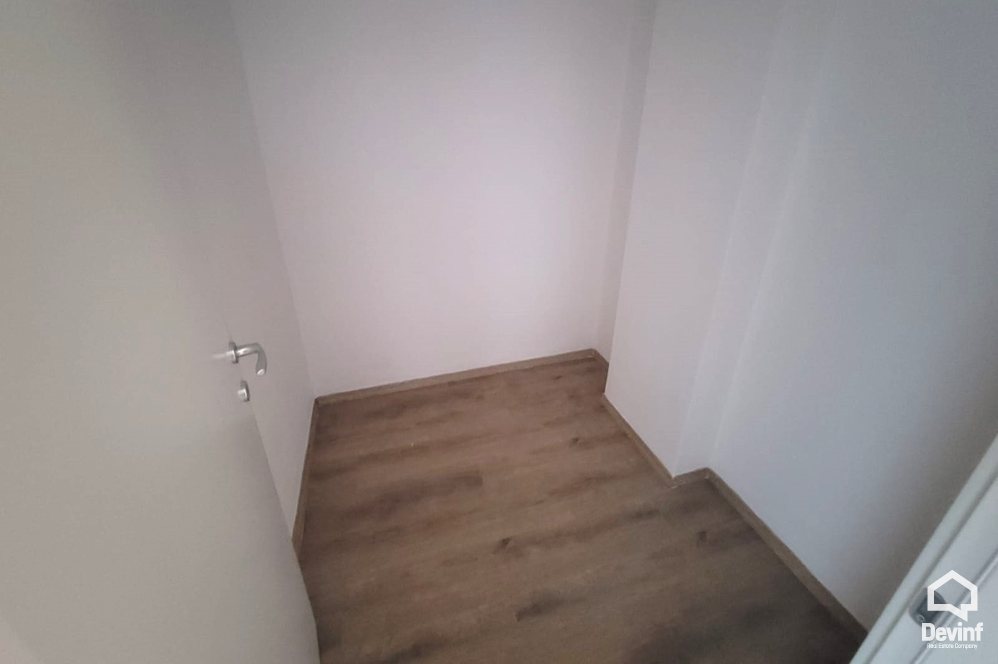 Tirane Qera Apartament 3+1+A Zyre ne Rrugen Myslym Shyri apartament zyre