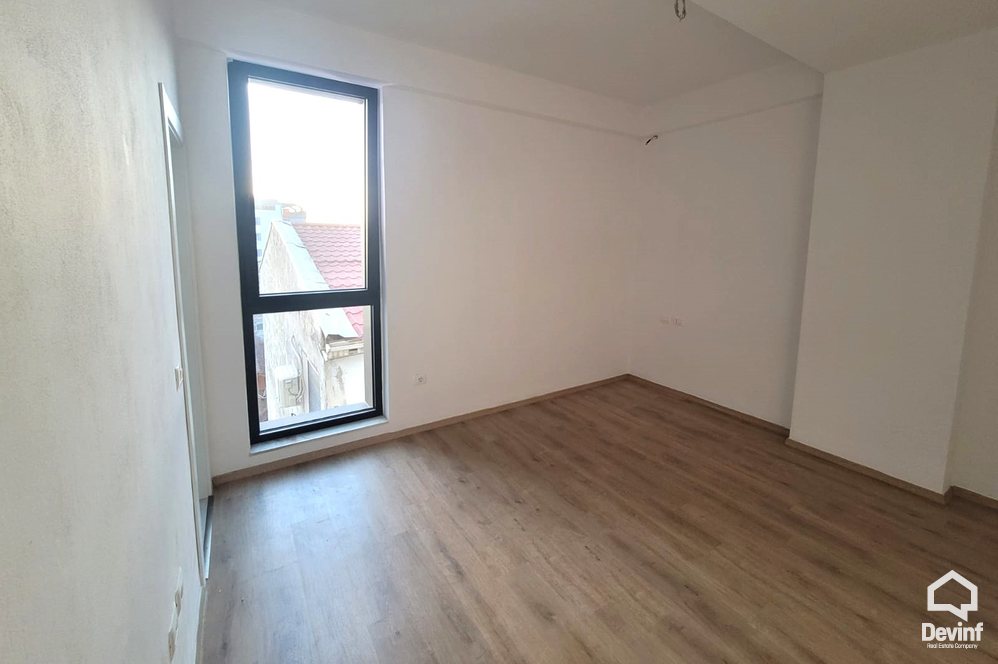 Tirane Qera Apartament 3+1+A Zyre ne Rrugen Myslym Shyri apartament zyre