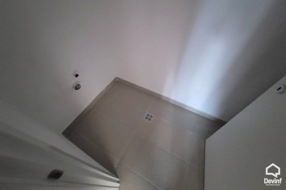 Tirane Qera Apartament 3+1+A Zyre ne Rrugen Myslym Shyri apartament zyre