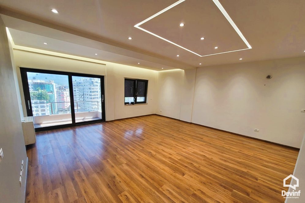 Tirane For Rent Apartment 3+1 Office in the Zogu i Zi area (Karl Topia Square) Office qender estetike call center klinike