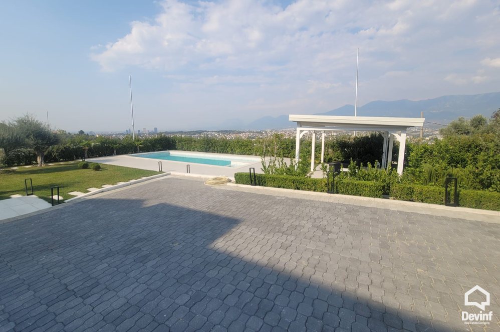 Tirane For Sale Villa Me shume se 4 dhoma Villa in the Farka area, only 5 kilometers from the center of Tirana Villa